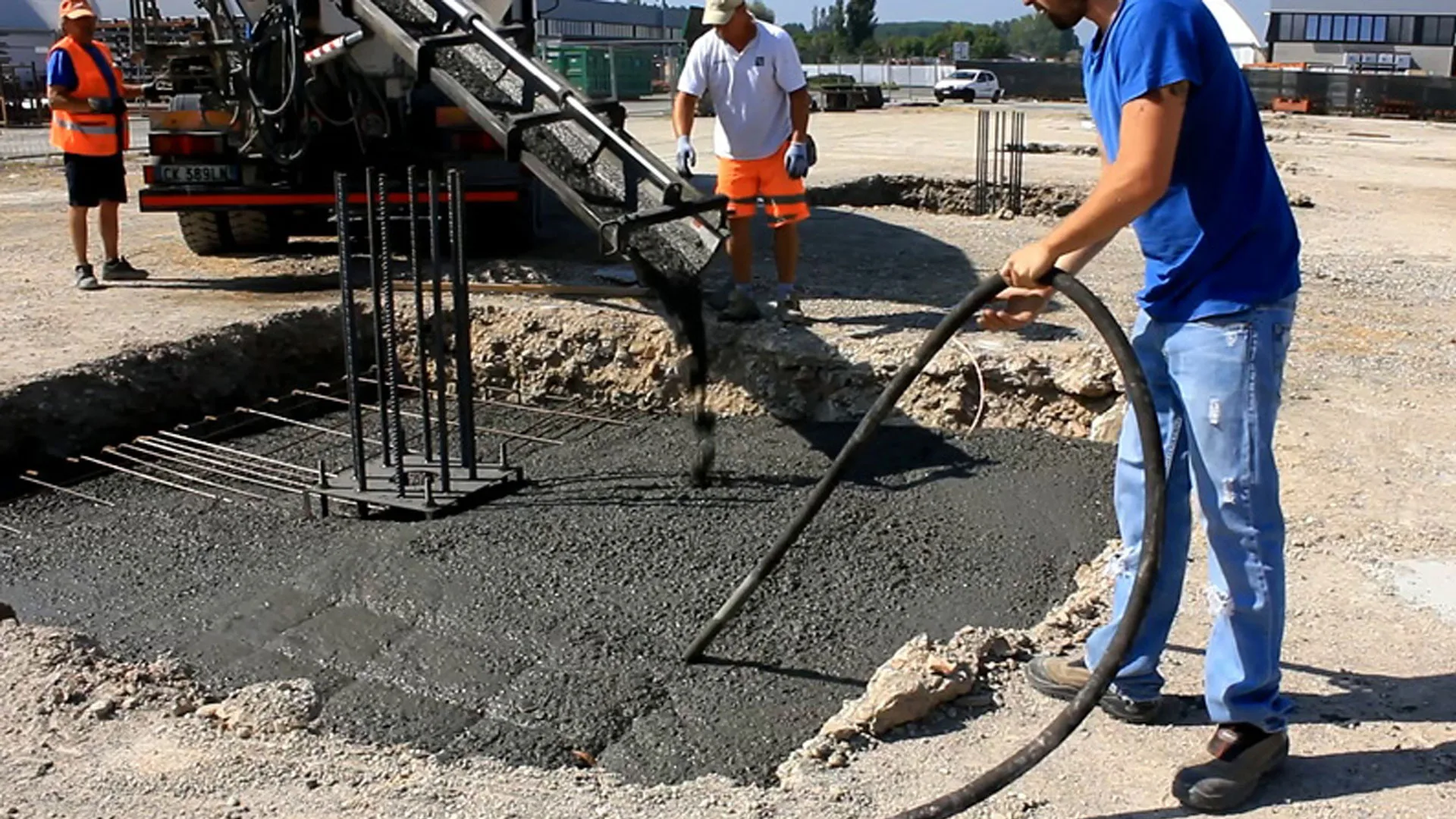 الأفضل هزاز خرسانة في الإمارات العربية المتحدة