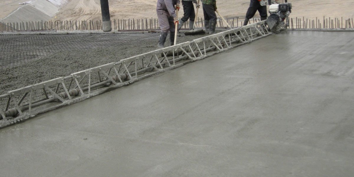 vibratory truss screed machine working image